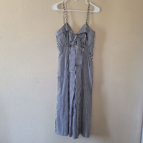 Main Strip Wide Leg Crop Jumpsuit Sz Medium Tie Front Sleeveless Stripe Vacation - Picture 1 of 10